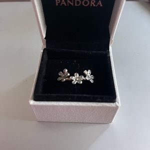 Pandora flower ring